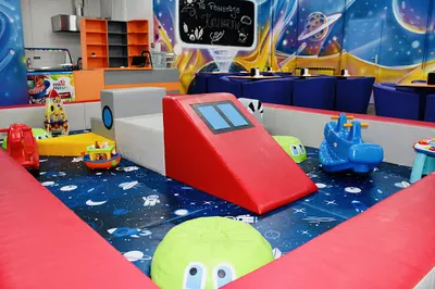 HOP EŁK - Park Trampolin, Dmuchańce, Sala Zabaw i Pixele